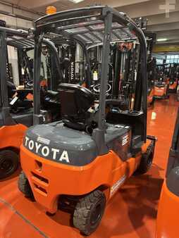 Elektro čtyřkolový VZV 2025  Toyota 8FBMK20T (2)