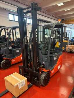 Elektro tříkolové VZV 2018  Toyota 8FBE15T (2)