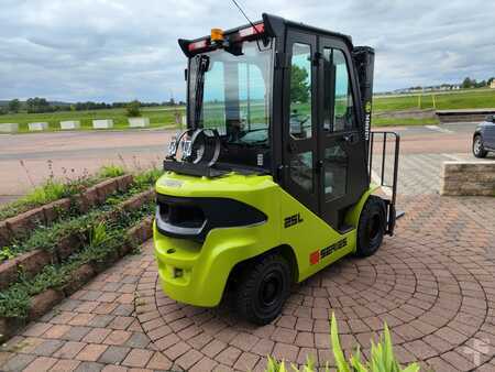 Treibgasstapler 2023 Clark S25L (2)