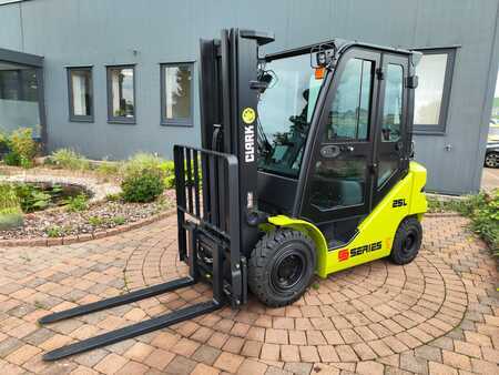 Treibgasstapler 2023 Clark S25L (1)