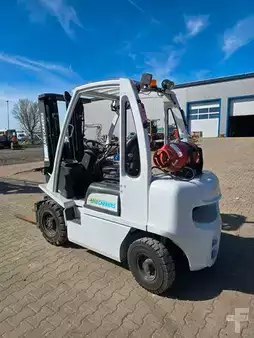 Ostatní 2019  Unicarriers U1D2A25LQ Stapler Gasstapler DX25 (7)