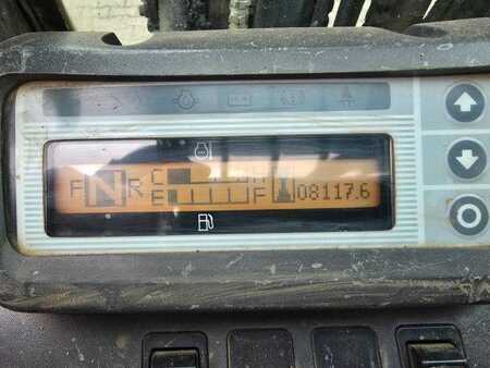 Empilhador diesel 2011  Nissan 30 YG1D2A30Q Stapler Frontstapler drehbare Gabe (3)