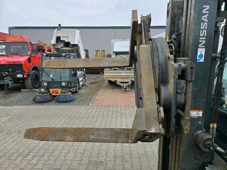 Empilhador diesel 2011  Nissan 30 YG1D2A30Q Stapler Frontstapler drehbare Gabe (4)