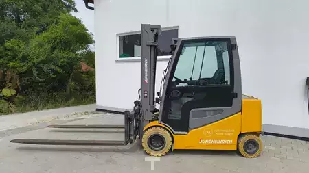 Elektro čtyřkolový VZV - Jungheinrich EFG S30 (2)