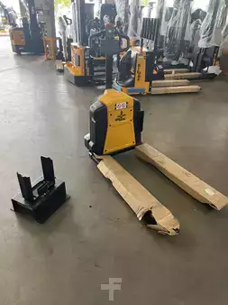 Electric Pallet Jacks 2024 Big Joe LPT40 (3)