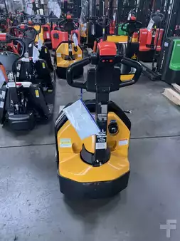 Electric Pallet Jacks 2024 Big Joe D40 (1)