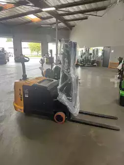 Pallet Stackers 2025 Big Joe CB30-104 (3)