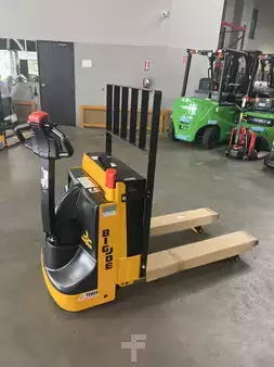 Electric Pallet Jacks 2024 Big Joe WPT45 (1)