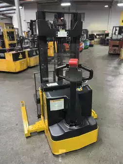 Pallet Stackers 2012 Big Joe PDS 25-106 (1)