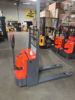 Electric Pallet Jacks 2020  Noblelift PTE40 (2)