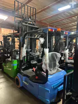 Montacargas Eléctrico (3 ruedas) 2023  Big Joe LVE40 (10)
