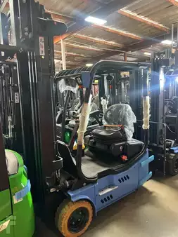 Montacargas Eléctrico (3 ruedas) 2023 Big Joe LVE40 (8)