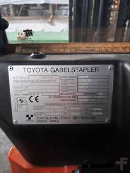 Carrelli elettrici 4 ruote 2013  Toyota 7FBMF35 (5)