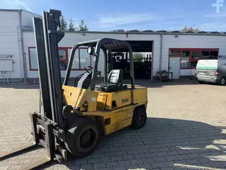 Dieselstapler  Yale DFG 30 (1)