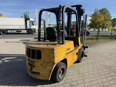 Dieselstapler  Yale DFG 30 (2)
