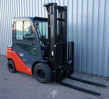 Empilhador diesel 2025 Toyota 8FDF25 (4)