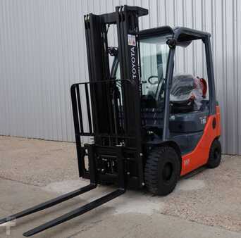 LPG Forklifts 2022  Toyota 8FGF15 (2) 