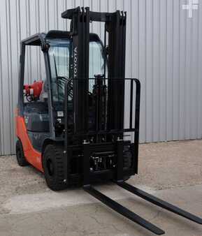 LPG Forklifts 2022  Toyota 8FGF15 (3) 