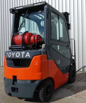 Chariots élévateurs GPL 2021  Toyota 8FGF18 (3)
