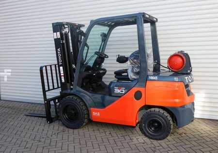 Propane Forklifts 2023  Toyota 8FGF30 (5)