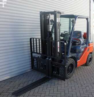 Propane Forklifts 2023  Toyota 8FGF30 (6)