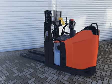 Stacker pedestre 2019 BT SPE200DN (1)