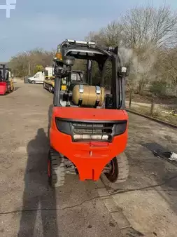 Chariots élévateurs diesel 2015  Linde H25T-02 (3)