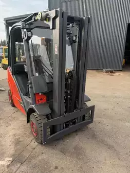 Chariots élévateurs diesel 2017  Linde H25T-02 (2)
