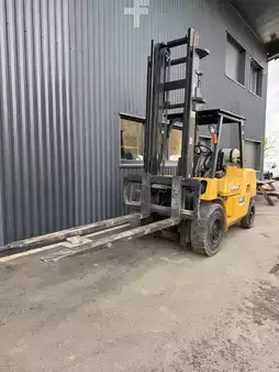 Chariots élévateurs GPL 2002  CAT Lift Trucks GP 40KL (1)
