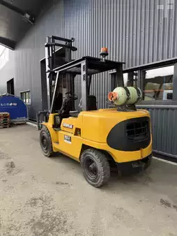 Chariots élévateurs GPL 2002  CAT Lift Trucks GP 40KL (2)
