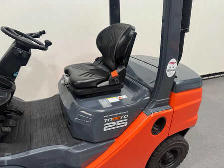 Chariots élévateurs diesel 2022  Toyota DEMO 52-8 FDF 25 DEMO (11)