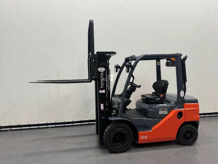 Chariots élévateurs diesel 2022  Toyota DEMO 52-8 FDF 25 DEMO (13)