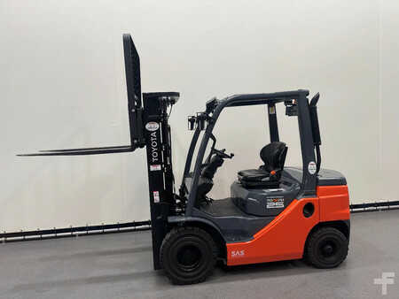 Chariots élévateurs diesel 2022  Toyota DEMO 52-8 FDF 25 DEMO (14)