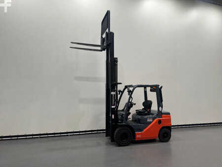 Chariots élévateurs diesel 2022  Toyota DEMO 52-8 FDF 25 DEMO (15)