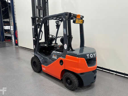 Chariots élévateurs diesel 2022  Toyota DEMO 52-8 FDF 25 DEMO (16)