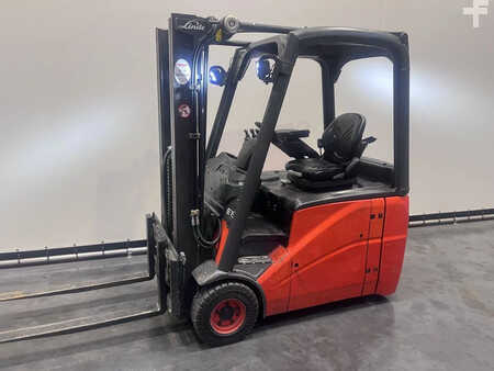 Chariots électriques à 4 roues 2011  Linde E 16 H-01 (1)