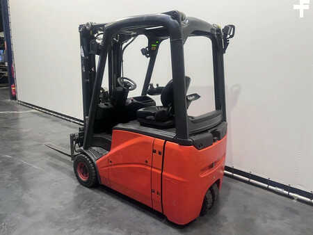 Chariots électriques à 4 roues 2011  Linde E 16 H-01 (3)