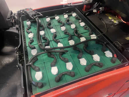 Chariots électriques à 4 roues 2011  Linde E 16 H-01 (9)