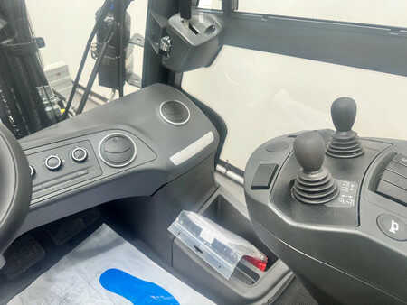 Dízel targoncák 2023  Linde 1202 H 25 D-01 (11)