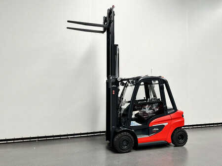 Dízel targoncák 2023  Linde 1202 H 25 D-01 (16)