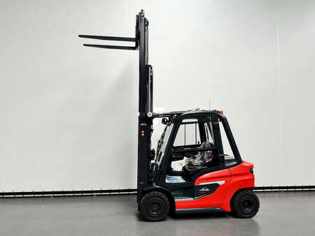 Dízel targoncák 2023  Linde 1202 H 25 D-01 (17)