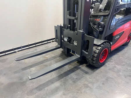 Chariots élévateurs diesel 2023  Linde 388 E 50 HL-01/600 (5)