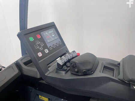 Chariots électriques à 4 roues 2023  Toyota 9 FMBK 25 T ONGEBRUIKT (8)