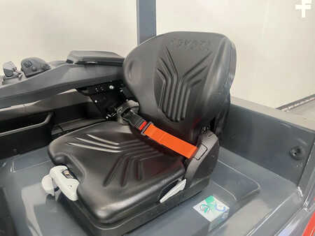 Chariots électriques à 4 roues 2023  Toyota 9 FMBK 25 T ONGEBRUIKT (9)