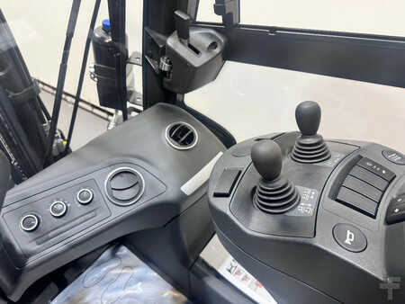 Dieselstapler 2024  Linde 1202 H 35 D-01 zonder Linker deur (10)