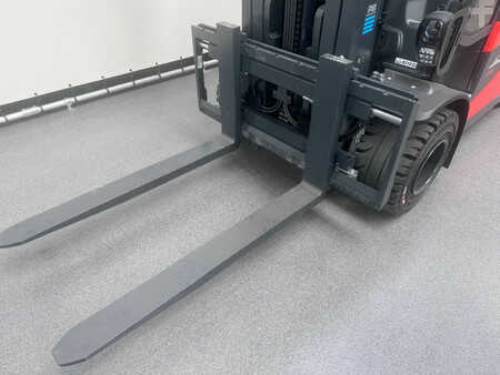 El Truck - 4-hjul 2024  Linde 1252 E 35 HL-01 (9)