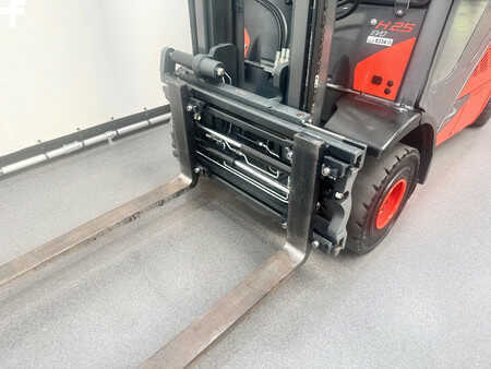 Carrelli elevatori diesel 2019  Linde 392 H 25 D-02 (9)