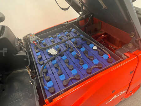 Chariots électriques à 4 roues 2007  Linde 386 E 20 PH-01 (18)