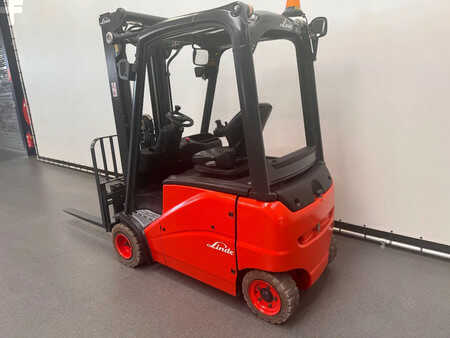 Chariots électriques à 4 roues 2007  Linde 386 E 20 PH-01 (4)
