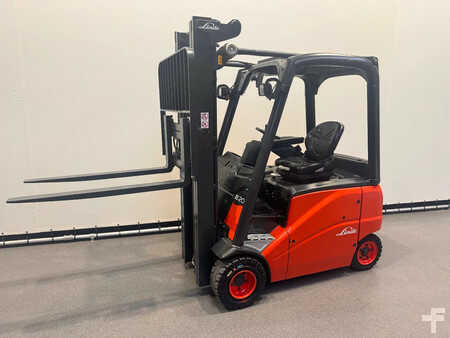 Chariots électriques à 4 roues 2008  Linde 386 E 20 PH-01 (13)